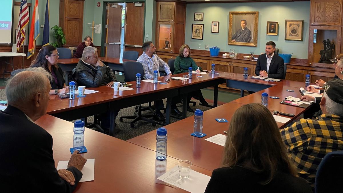 Congressman Pat Ryan holds discussion with local veterans.